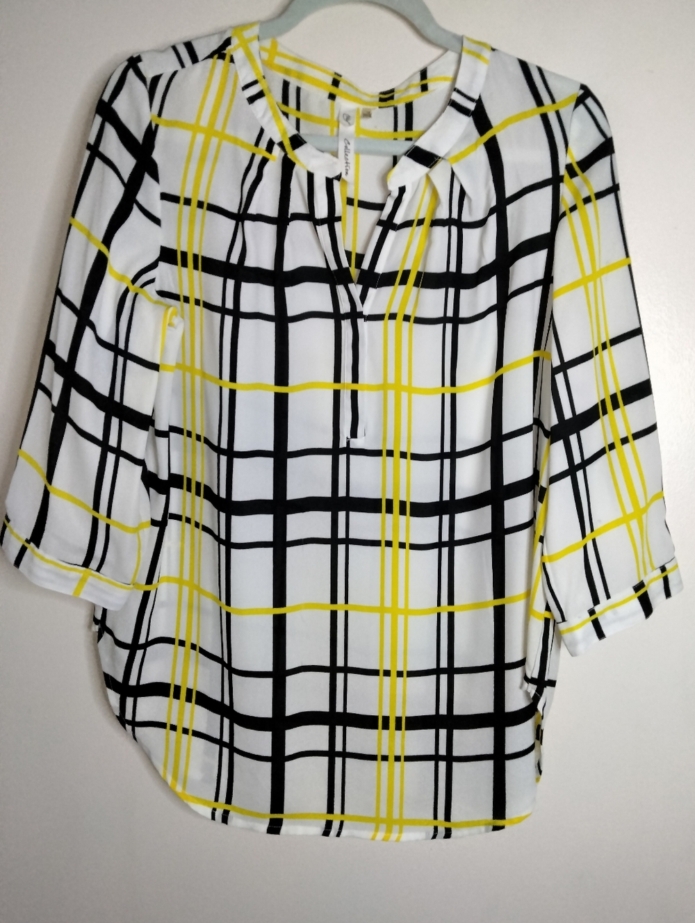 NY Collection (Size M) Multicolored Plaid V-Neck Button Cuff 3/4 Sleeves Blouse